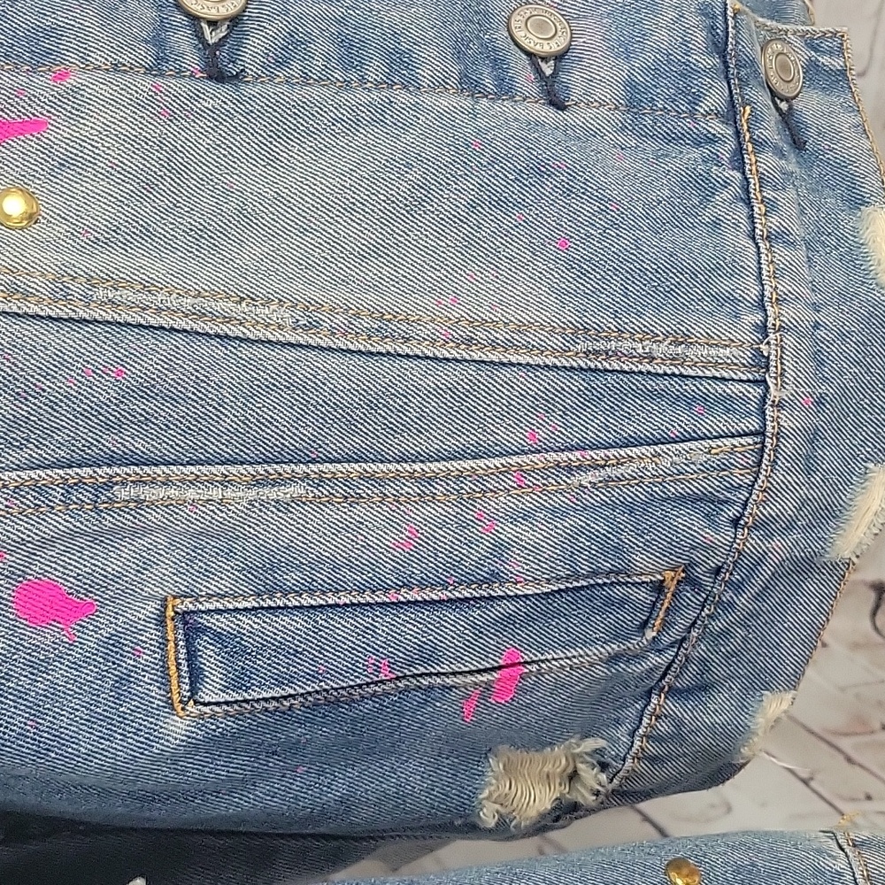 Custom Upcycled Pink Ribbon Jean Jacket S/M Breast Cancer 🎀 - Picture 10 of 12